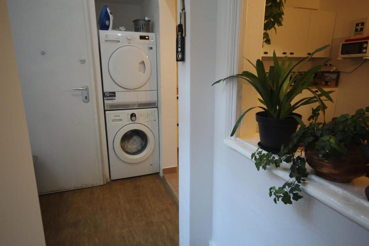 Antique M1 R1 - Amazing Double With Shared Bathroom In Marques Pombal Pensión